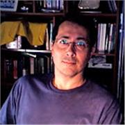 Profesor con experiencia imparte clases de informática